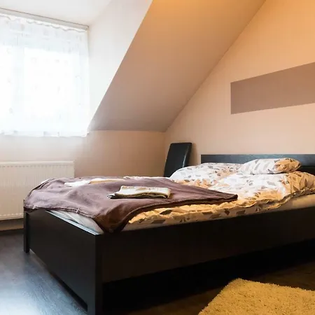 Marta Apartman Apartament Győr